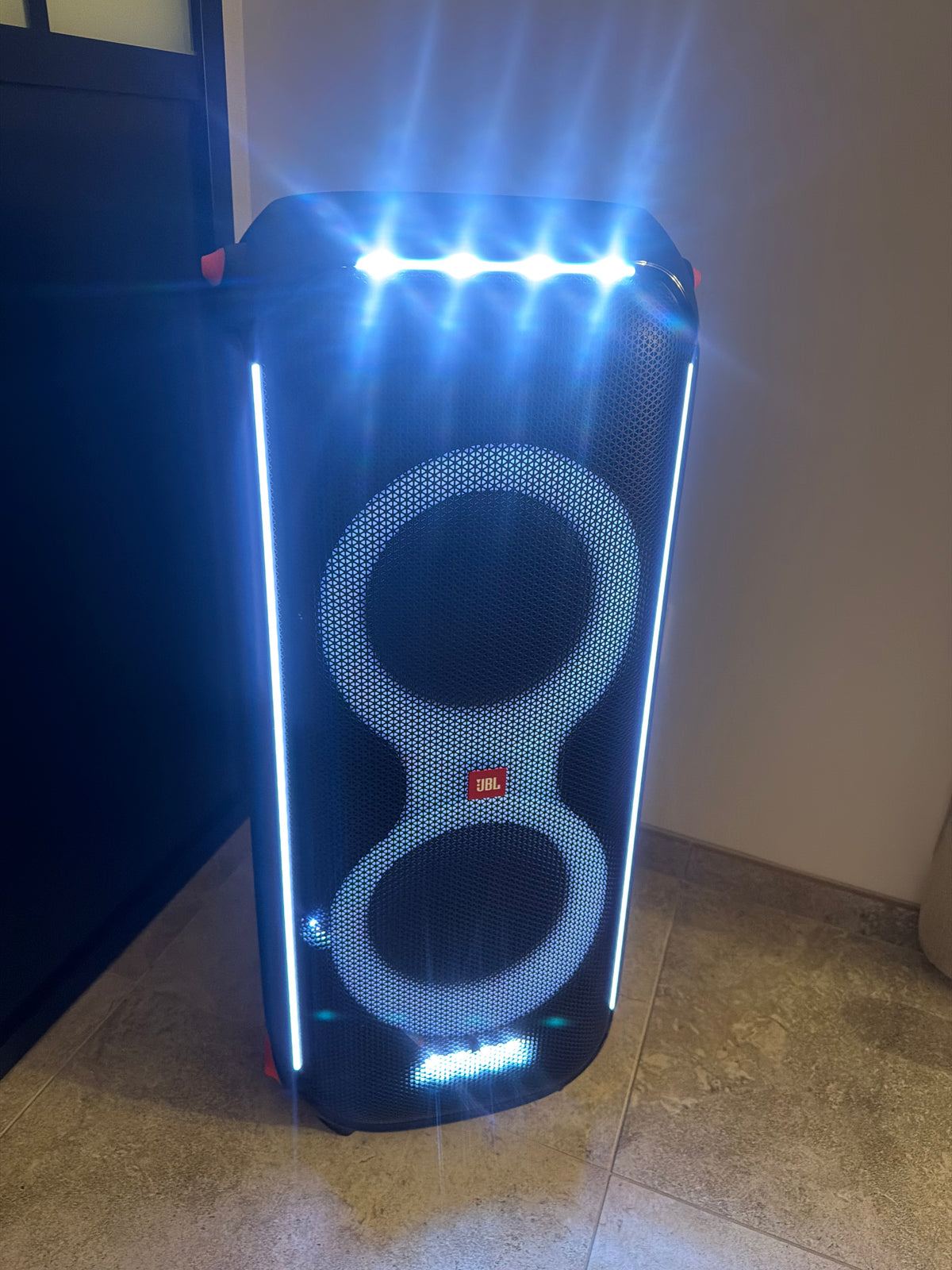 Enceinte JBL 710