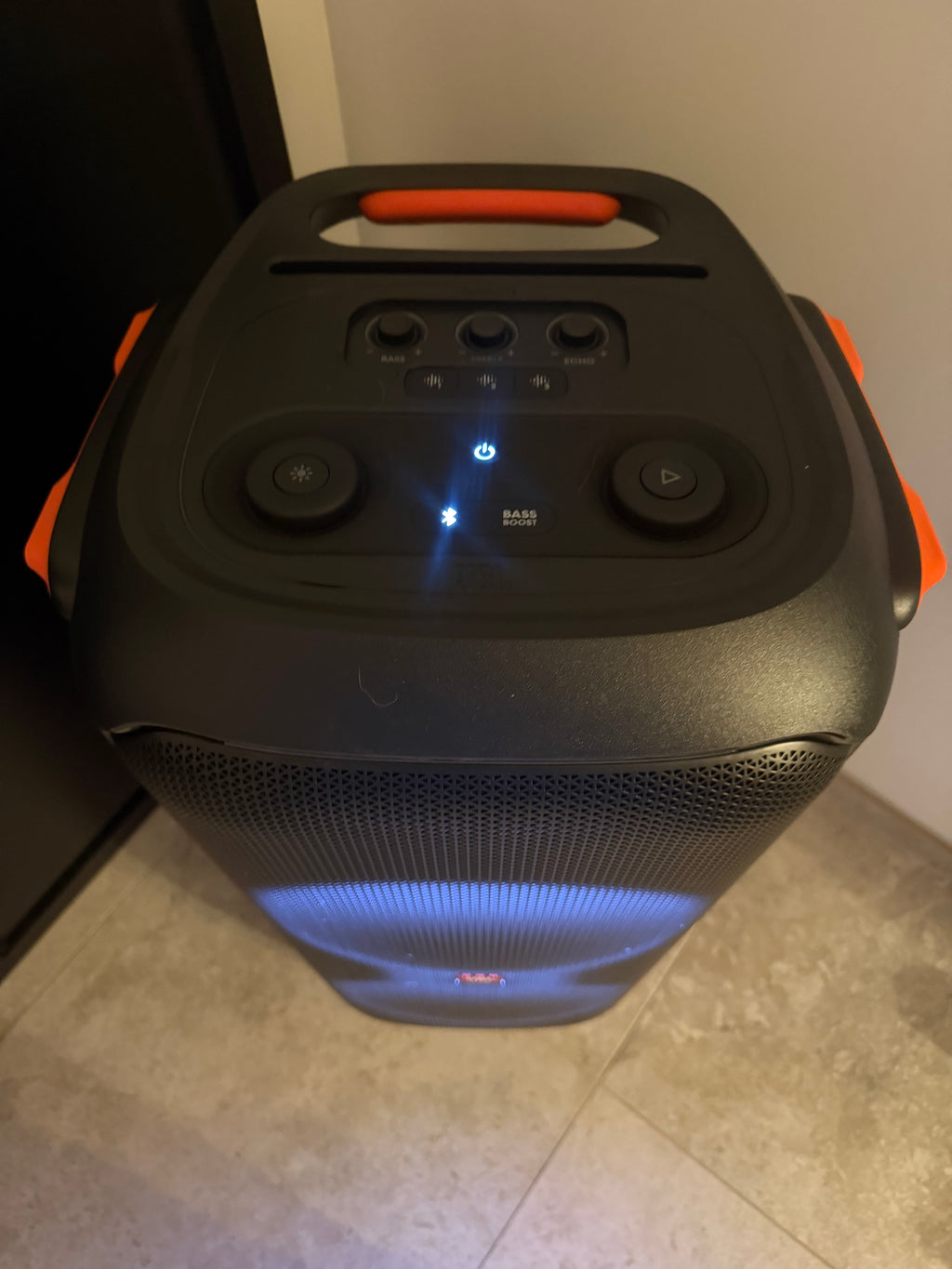 Enceinte JBL 710