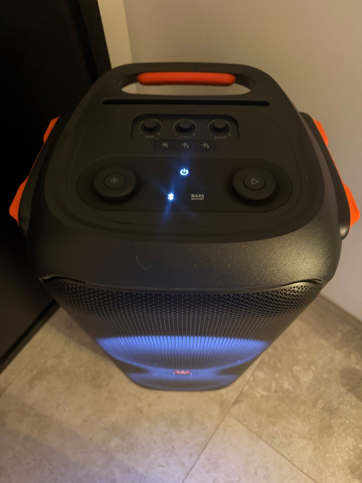 Enceinte JBL 710